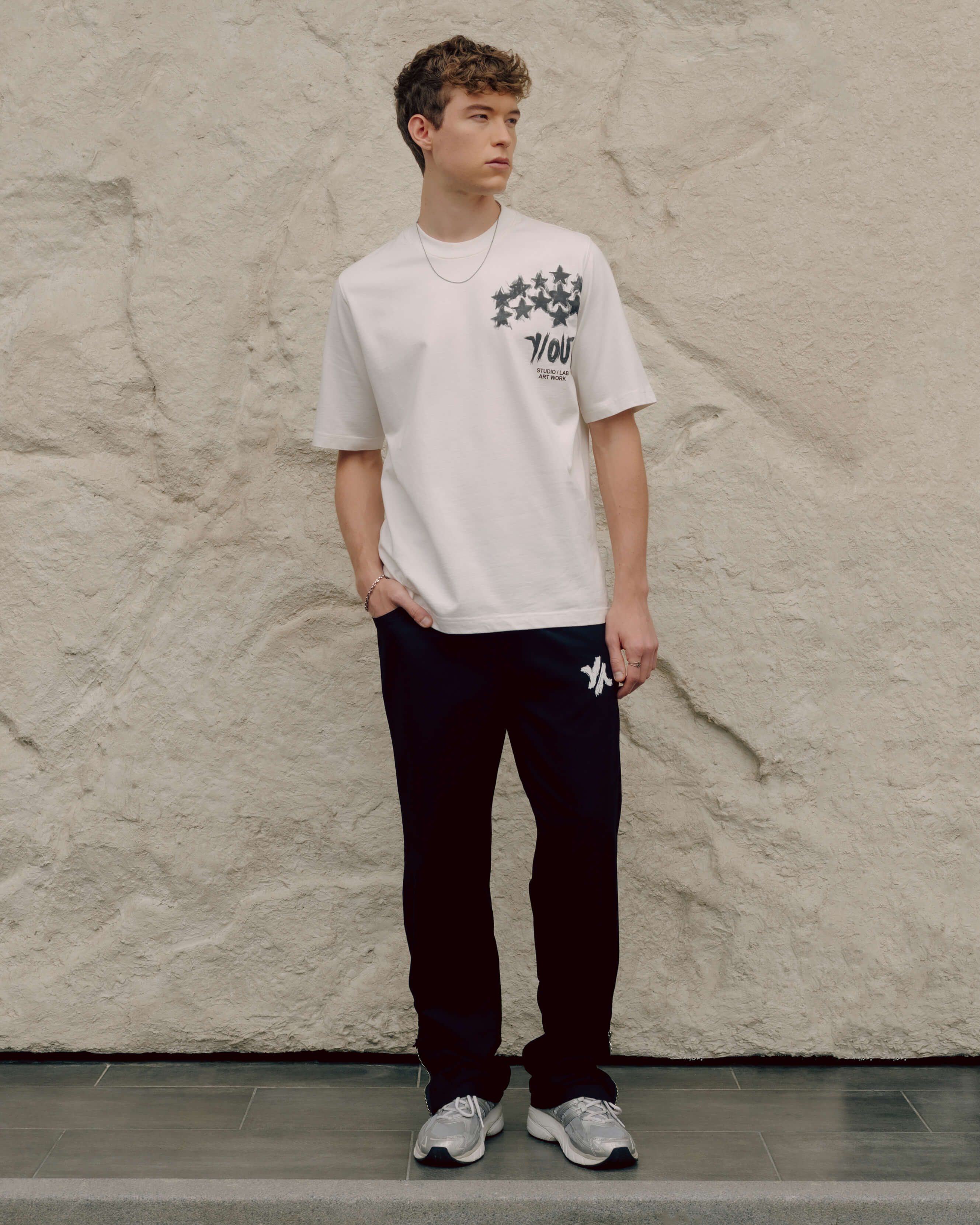 Y/OUT | Hombre